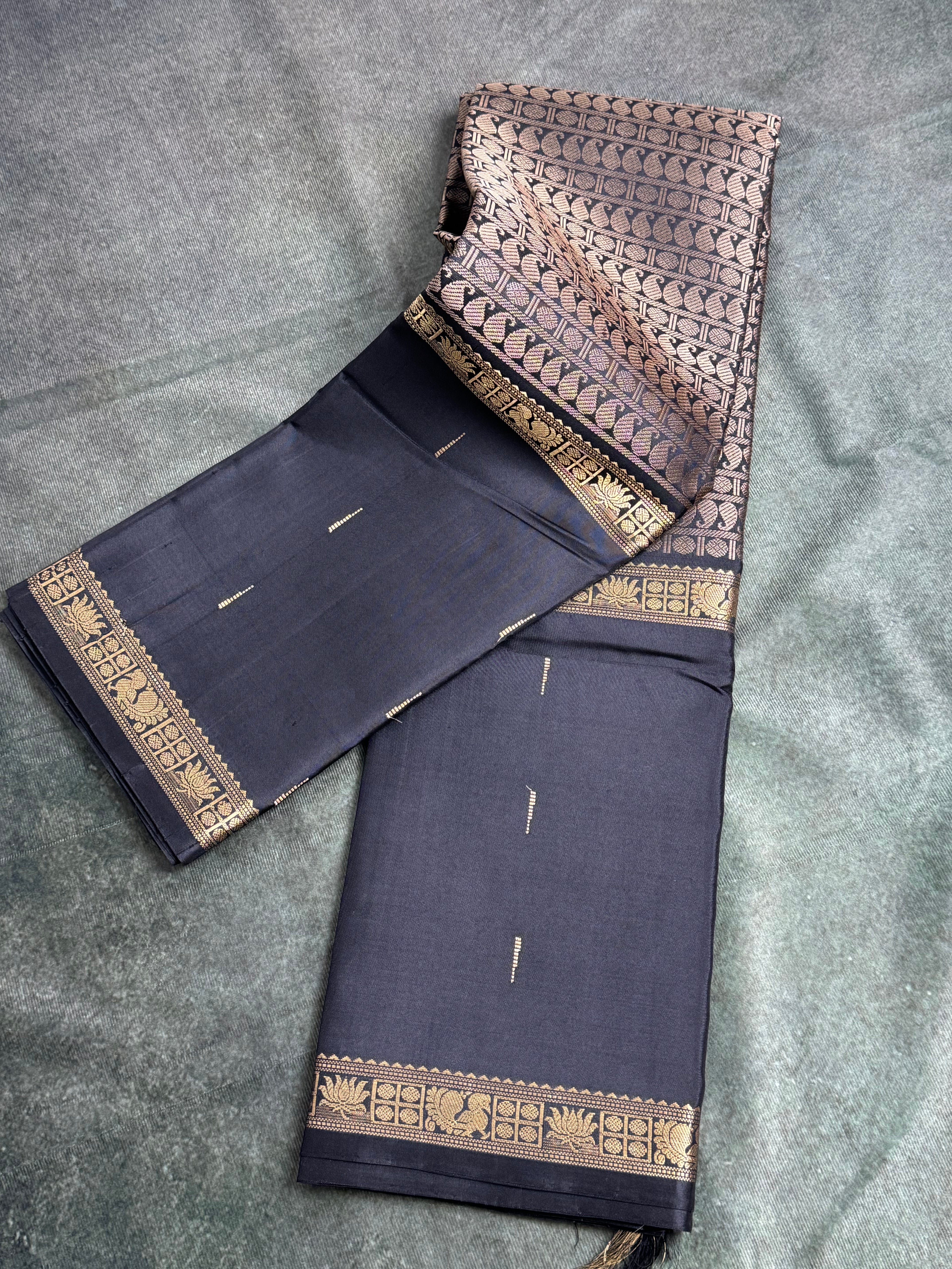 Black Mubaham Silk-on-Silk Kanchipuram saree