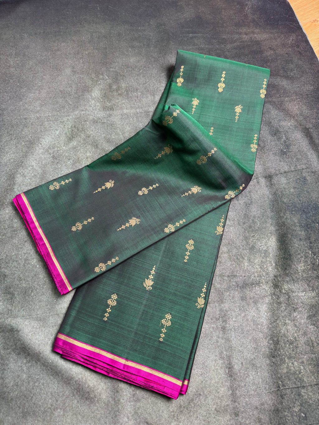 Emerald green borderless Kanchipuram silk saree