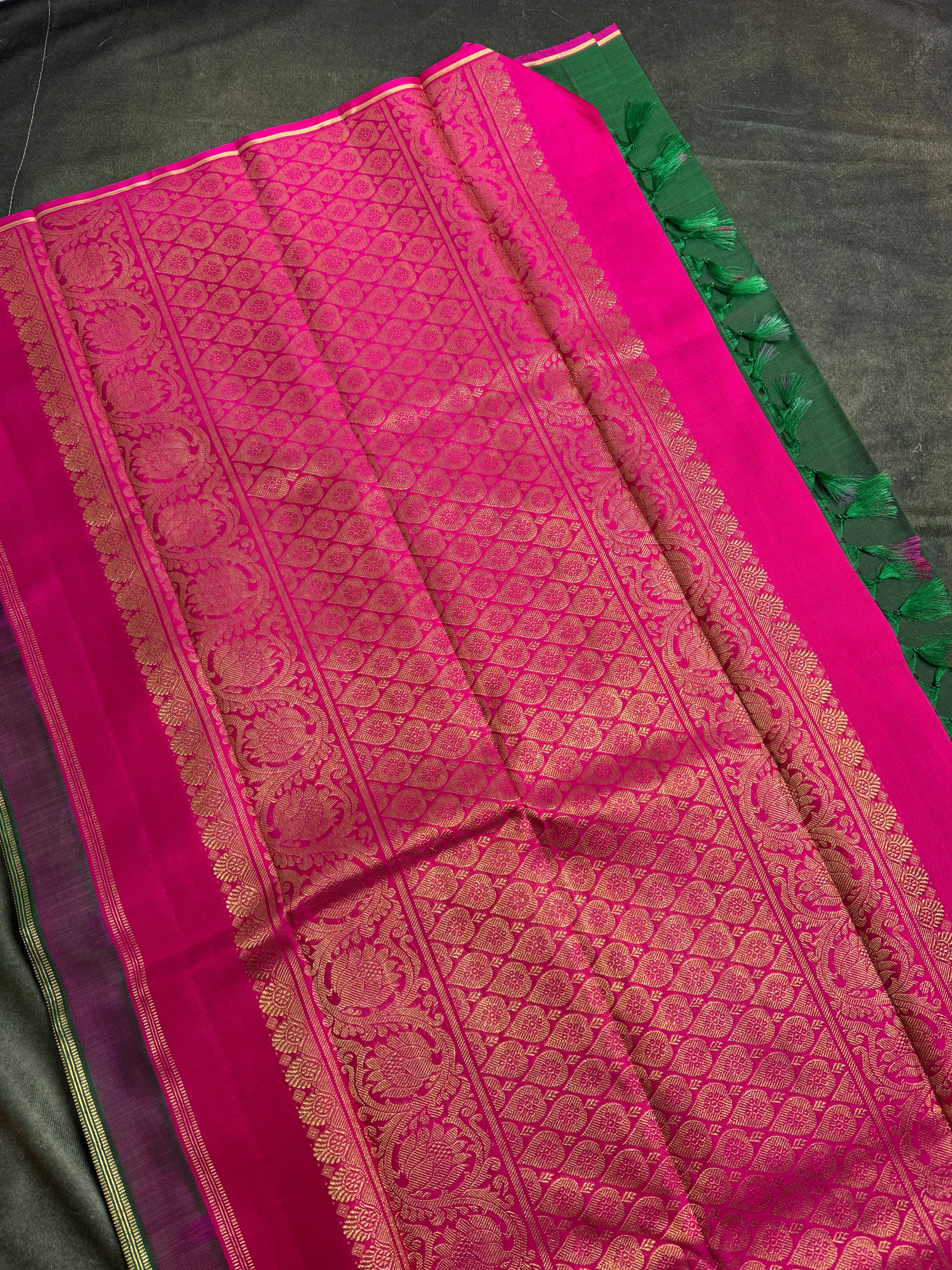 Emerald green borderless Kanchipuram silk saree