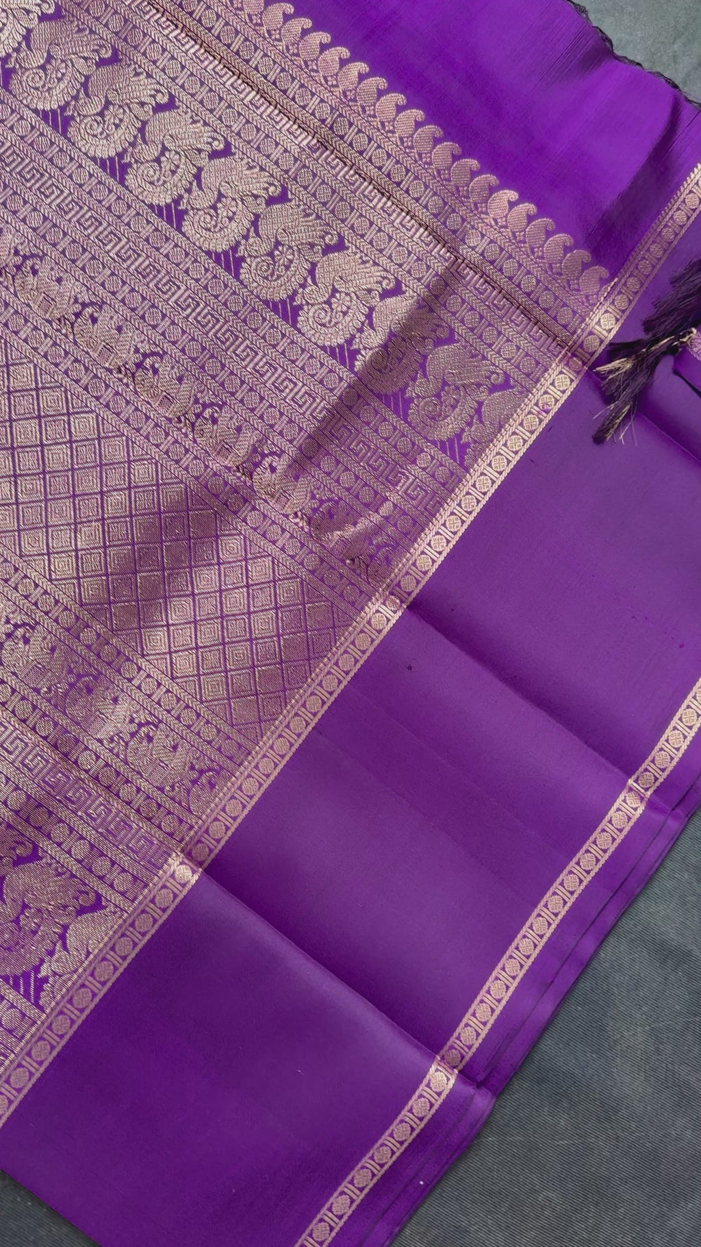 Purple  veldari Kanchipuram silk saree
